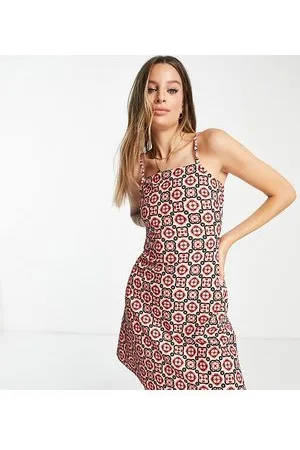 River Island Vestido camisero corto de tirantes con escote cuadrado de estilo años 60 de
