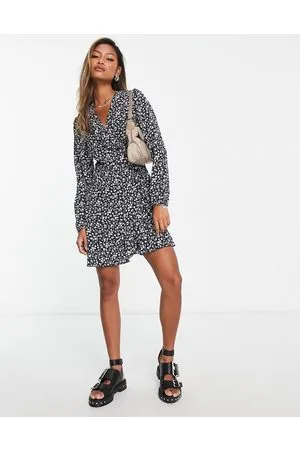 ONLY Vestido corto negro cruzado con ribete de volante y estampado floral de
