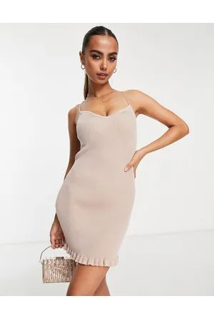 Miss Selfridge Vestido corto color de punto de canalé con tirantes de strass de -Beis neutro