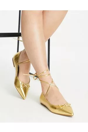 ASOS Bailarinas dorado metalizado con diseño anudado a la pierna Lassie de