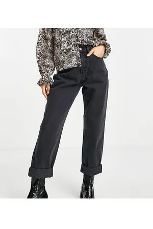 ASOS Vaqueros mom holgados con lavado negro de ASOS DESIGN Petite