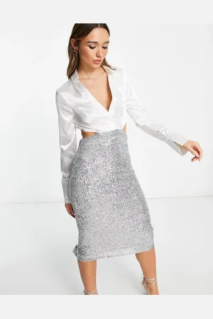 ASOS Vestido midi y blanco entallado de top estilo camisa con detalle en la espalda de satén y lentejuelas de