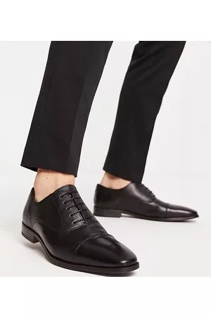 Red Tape Zapatos Oxford negros con cordones de cuero de Wide Fit