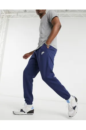 Nike Joggers con bajos ajustados de Club