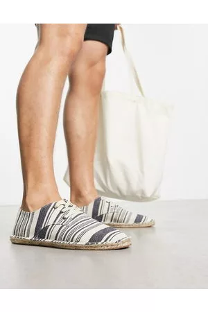 ASOS Alpargatas a rayas con cordones de