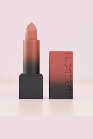 HUDA BEAUTY Pintalabios mate Power Bullet de : Tono -Rosa