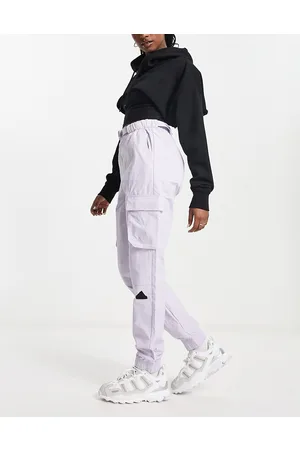 adidas Pantalones cargo grises con logo de goma Future Lounge de adidas Sportswear