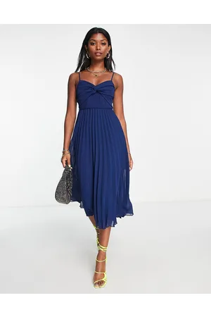 ASOS Vestido midi de tirantes finos con cinturón y detalle retorcido en la parte delantera de tejido plisado de