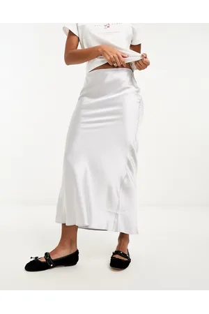 Falda larga plateada de satén de New Look