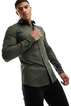 New Look Camisa ajustada de popelina de manga larga en caqui de -Verde