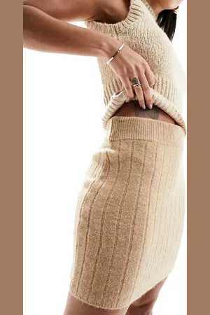Miss Selfridge Falda color de canalé grueso de -Beis neutro