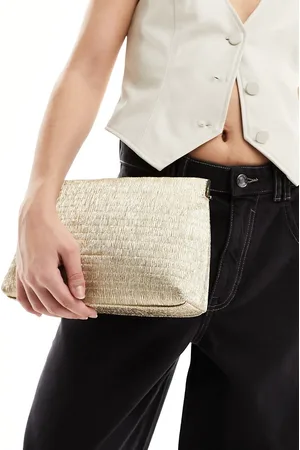ASOS Bolso clutch metalizado texturizado con cremallera de