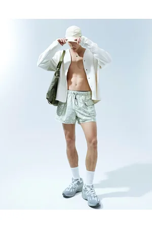ASOS Shorts de baño cortos caquis con estampado de camuflaje de -Verde