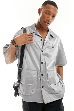 ASOS Camisa plateada de corte cuadrado extragrande con detalle de anilla en forma de "D" de nailon de