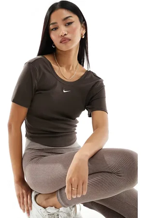 Nike Camiseta barroco con espalda escotada de canalé fino de