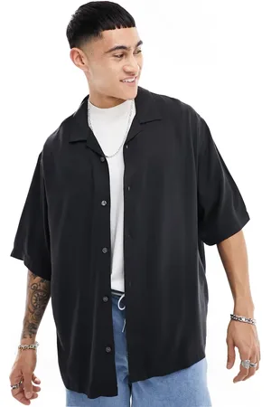 Weekday Camisa resort negra extragrande de manga corta de