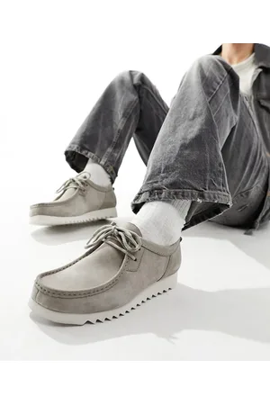 Clarks Zapatos Wallabee grises de caña baja de ante FTRE de Clarks-Beis neutro