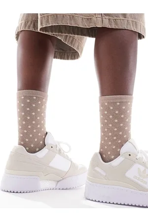Pieces® Calcetines beis con estampado de lunares efecto purpurina de -Beis neutro