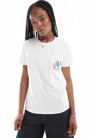 French Connection Camiseta blanca con texto "Love" bordado en el bolsillo de punto de