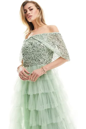 Beauut Vestido de dama de honor largo escalonado con escote Bardot y abalorios de
