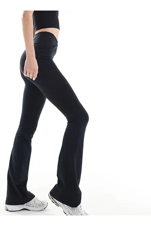 Leggings capri para yoga negros de talle alto de tejido suave al