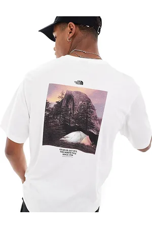 The North Face Camiseta blanca con estampado gráfico retro en la espalda de campin exclusiva en ASOS de