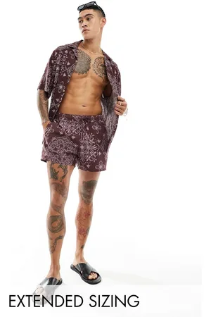 ASOS Shorts de baño con estampado de cachemir de (parte de un conjunto)-Rojo