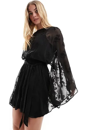 ASOS Vestido corto con mangas acampanadas, bordados y cinturón de chifón de