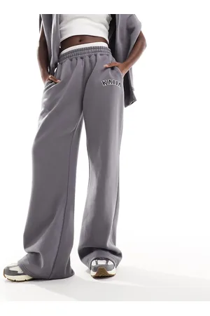 Kaiia Joggers grises de pernera ancha con logo de (parte de un conjunto)