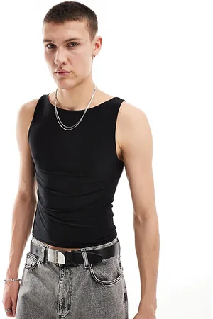COLLUSION Camiseta negra de tirantes con cuello barco de