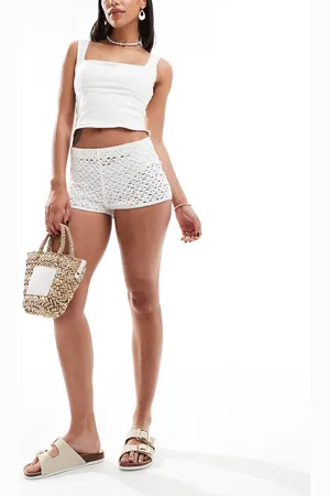 MANGO Pantalones cortos blancos con diseño de rosas de croché de