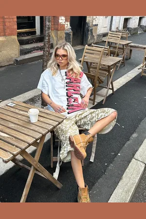 Labelrail Camiseta blanca extragrande con diseño de Barcelona de x Daisy Birchall