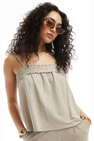 JDY Top de tirantes con detalle fruncido de (parte de un conjunto)- neutro