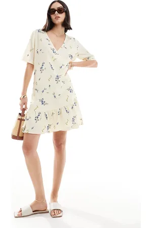 VERO MODA Vestido corto cruzado en la parte delantera con estampado floral de