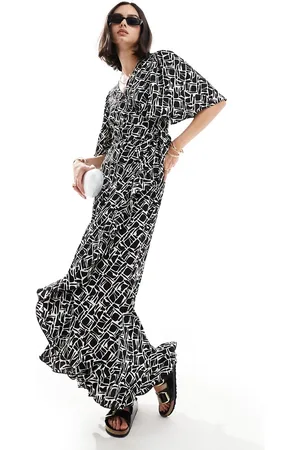 VERO MODA Vestido largo cruzado en la parte delantera con estampado abstracto de