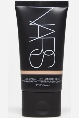 NARS Hidratante con color y FPS 30 Pure Radiant de -Beis neutro