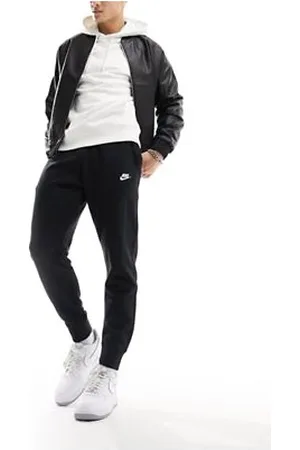 Nike Joggers negros de corte slim con bajos ajustados Club de
