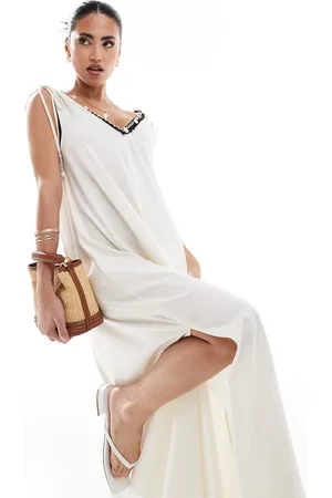 River Island Vestido largo escotado con vuelo de