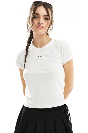 Nike Camiseta blanca con diseño encogido y entallado de
