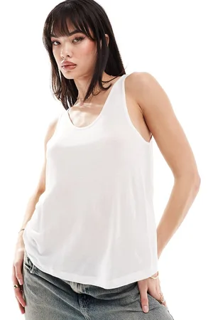 ASOS Camiseta blanca de tirantes de tejido suave con caída de