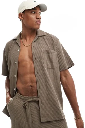 SELECTED Camisa marrón de corte cuadrado con cuello de solapas de tejido gofrado de (parte de un conjunto)