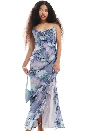 ASOS Vestido largo azul de corte al bies y tirantes con volantes, estampado floral variado y parches de encaje de ASOS DESIGN Petite-Multicolor