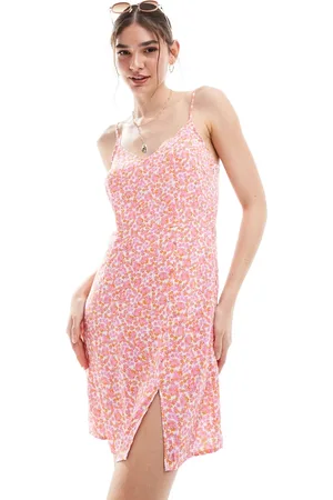 VERO MODA Vestido corto rosa de tirantes con estampado floral y abertura de