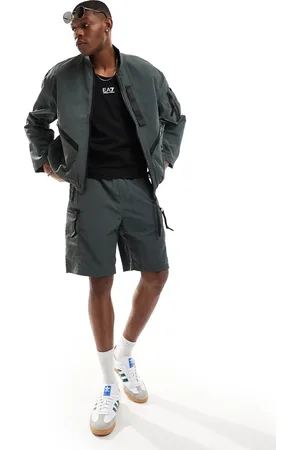 Armani Exchange Pantalones cortos cargo gris carbón con detalle de cintas a tono de (parte de un conjunto)