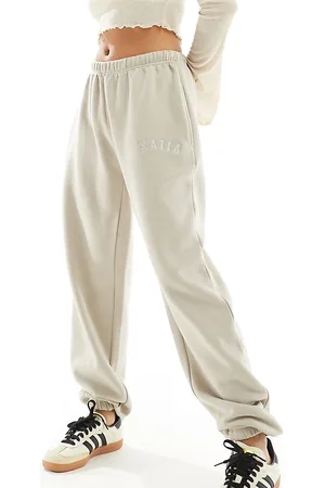 Kaiia Joggers color con bajos ajustados de Petite-Beis neutro