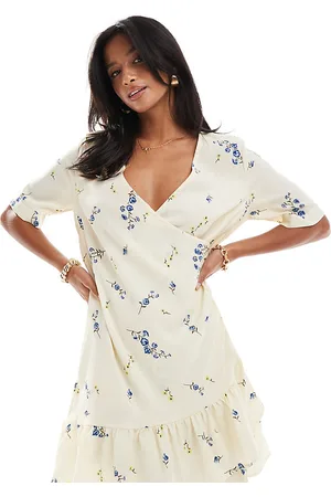VERO MODA Vestido corto con parte delantera cruzada y estampado floral de
