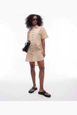 Topshop Vestido camisero corto color tostado a rayas con diseño fruncido y detalles sobrehilados en contraste de -Multicolor