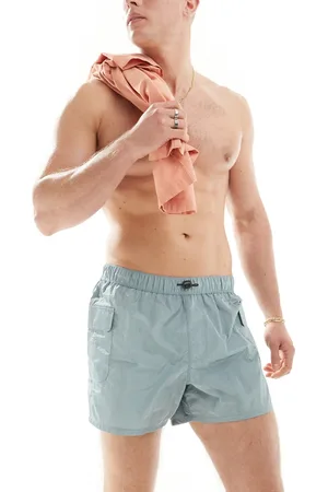 ASOS Shorts de baño cortos grises con bolsillos cargo de