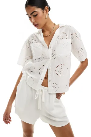 New Look Camisa blanca sin cierres con diseño de bordado inglés de -Negro