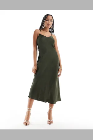 New Look Vestido lencero oscuro con tirantes cruzados en la espalda de satén de -Verde